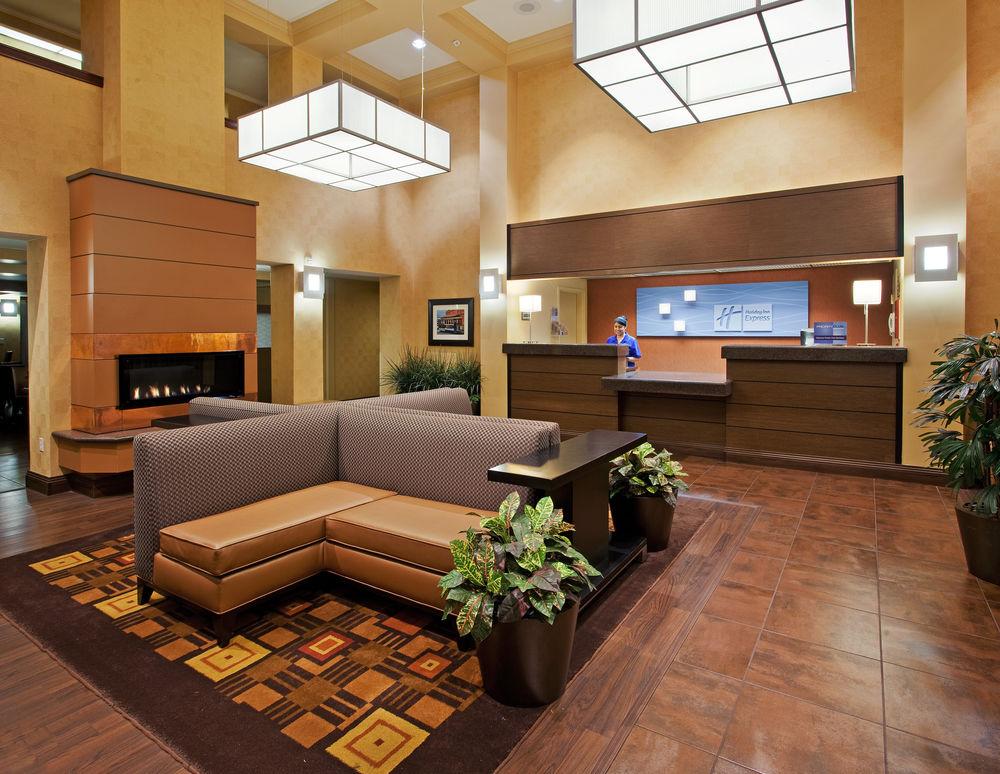 Holiday Inn Express Hotel & Suites Belmont By Ihg Bagian luar foto