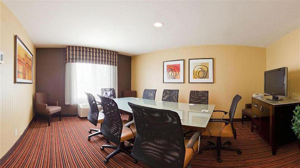 Holiday Inn Express Hotel & Suites Belmont By Ihg Bagian luar foto