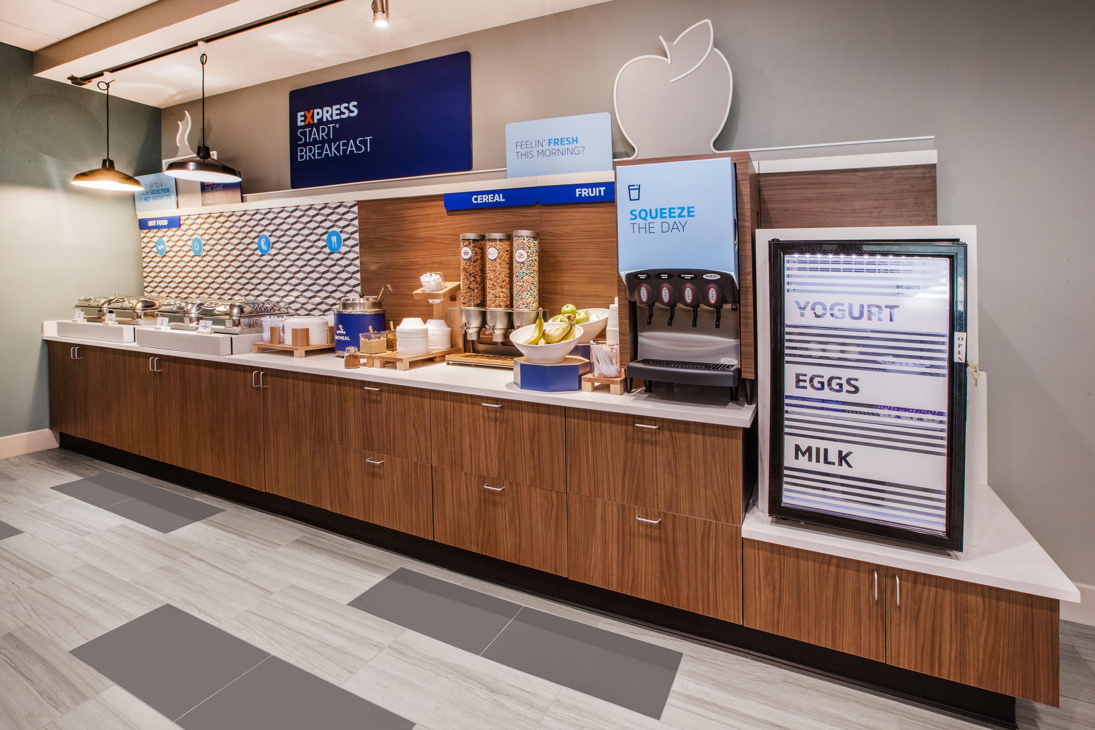 Holiday Inn Express Hotel & Suites Belmont By Ihg Bagian luar foto