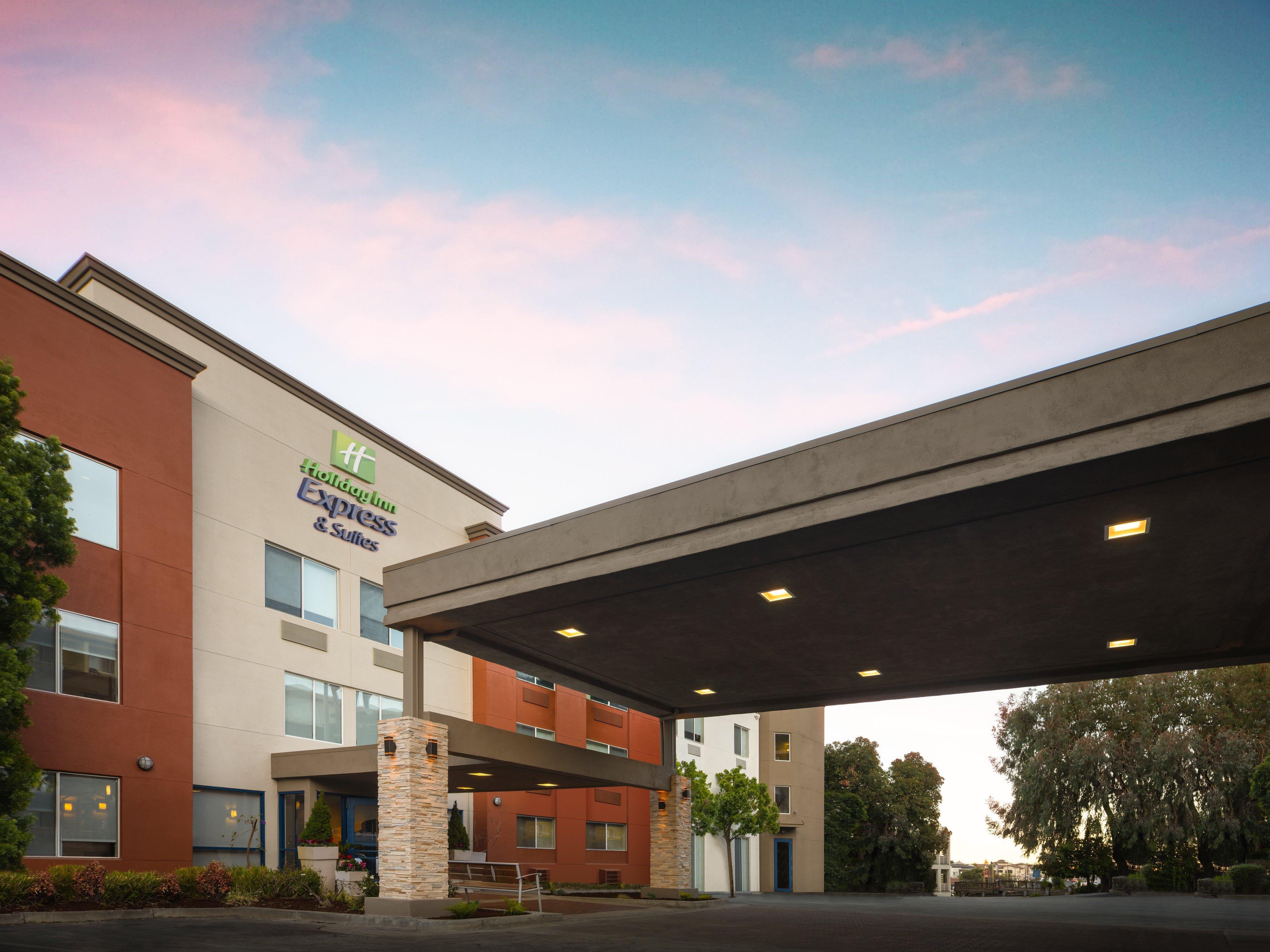 Holiday Inn Express Hotel & Suites Belmont By Ihg Bagian luar foto