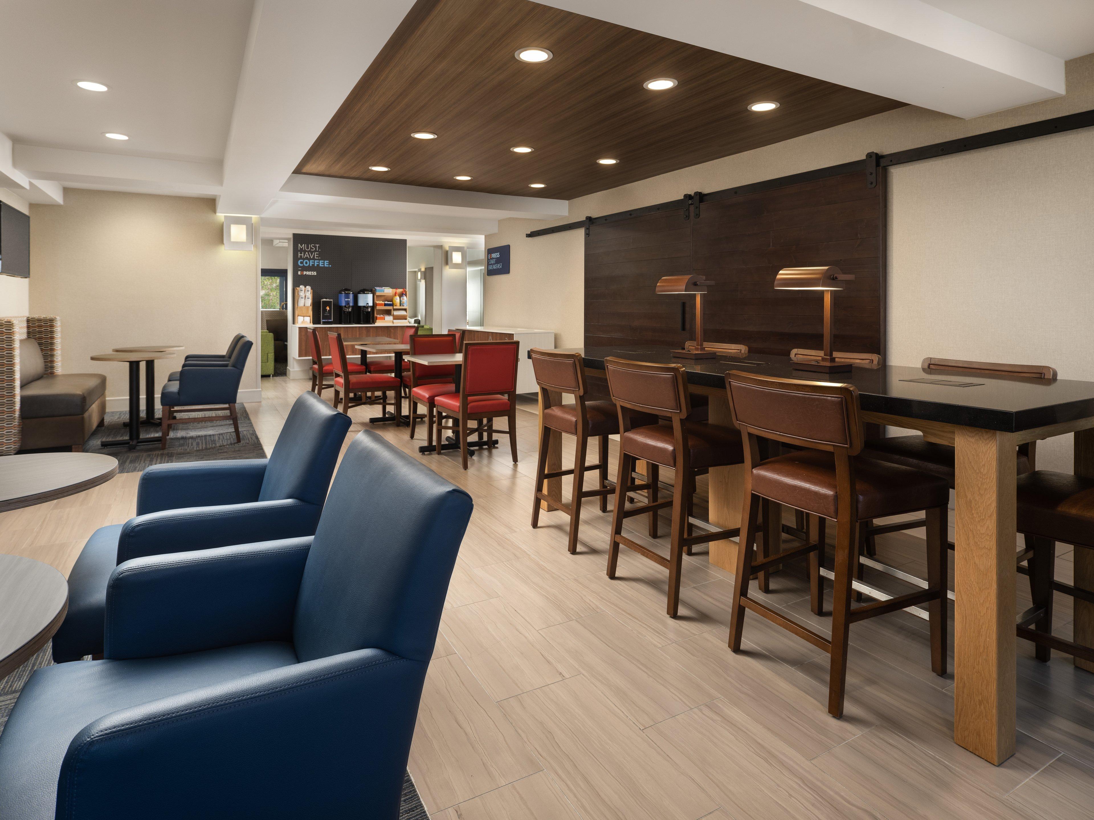 Holiday Inn Express Hotel & Suites Belmont By Ihg Bagian luar foto