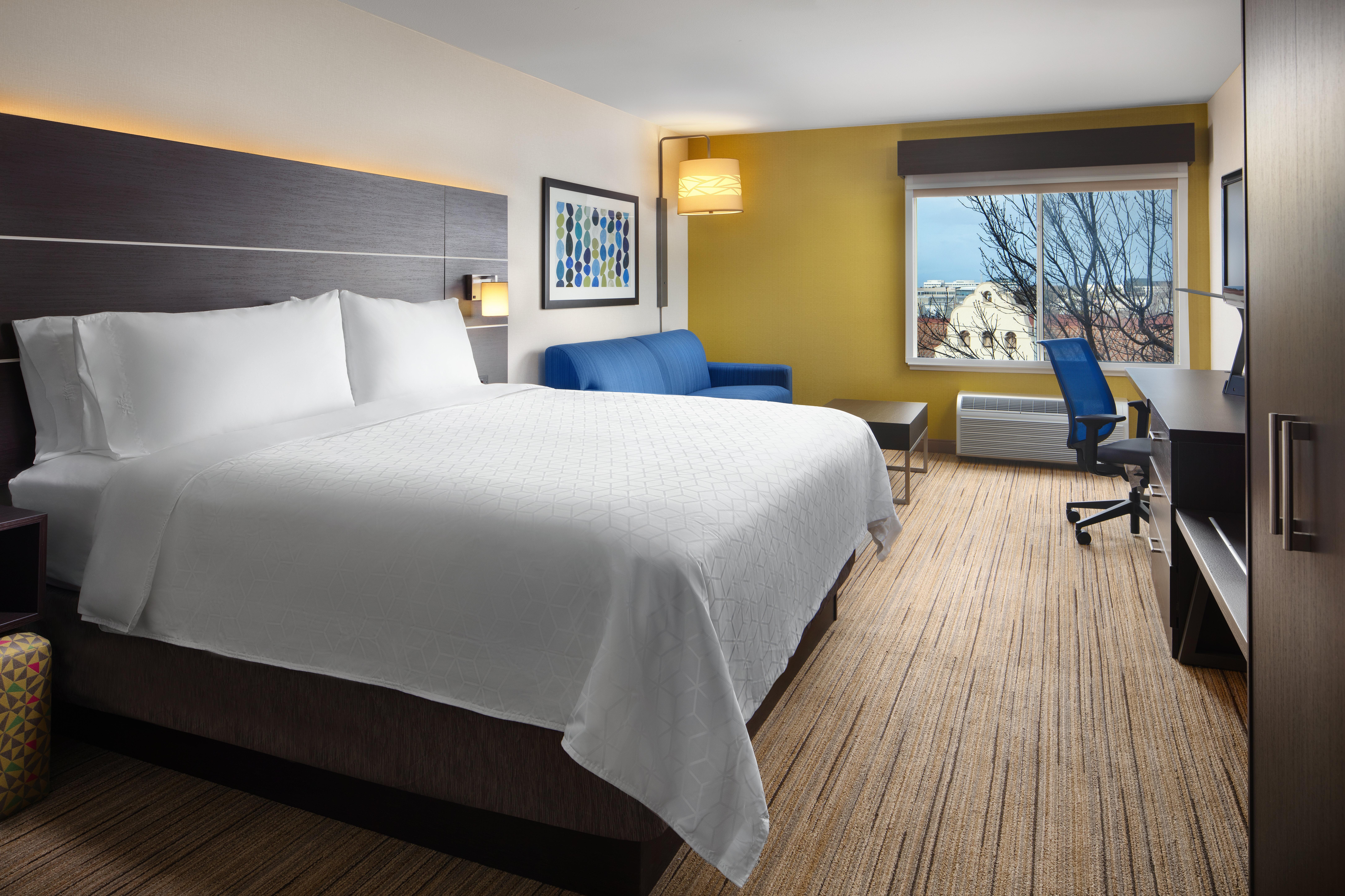 Holiday Inn Express Hotel & Suites Belmont By Ihg Bagian luar foto