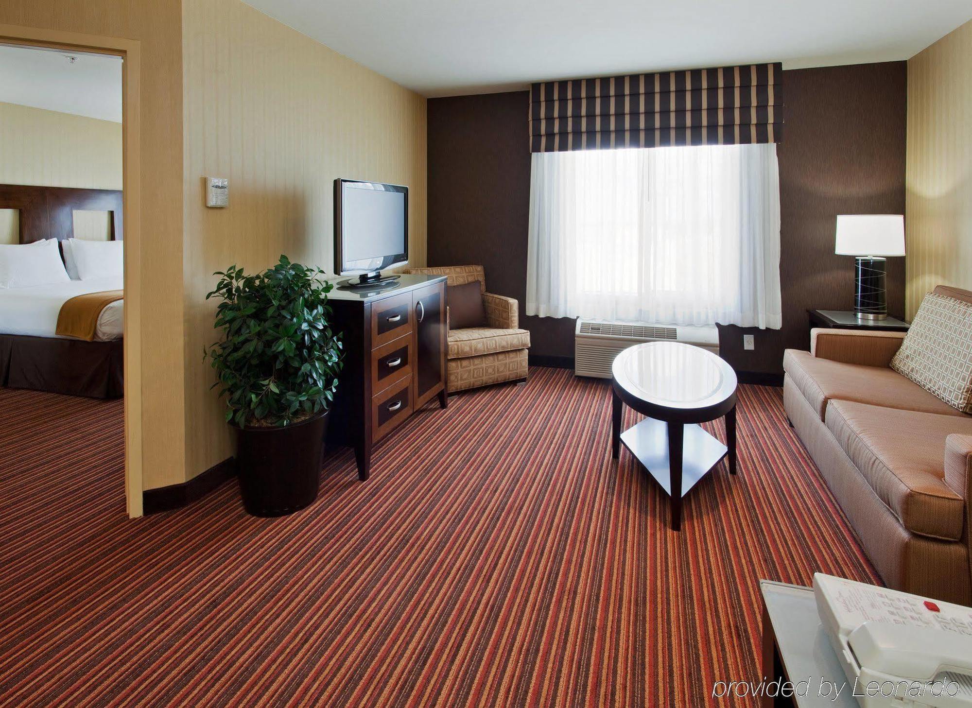 Holiday Inn Express Hotel & Suites Belmont By Ihg Ruang foto